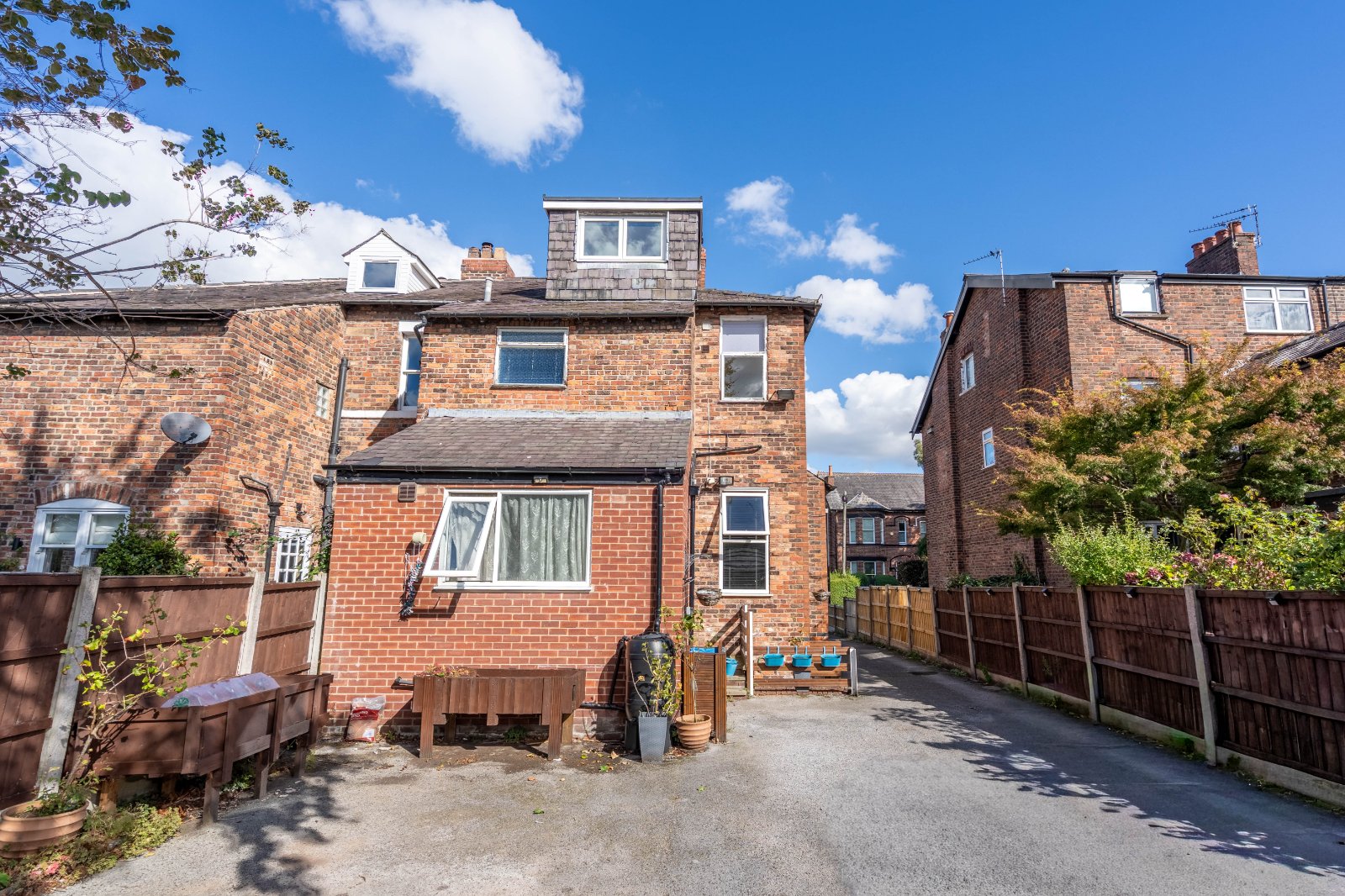 House,other,semi detached for sale with bedrooms in Barkers Lane